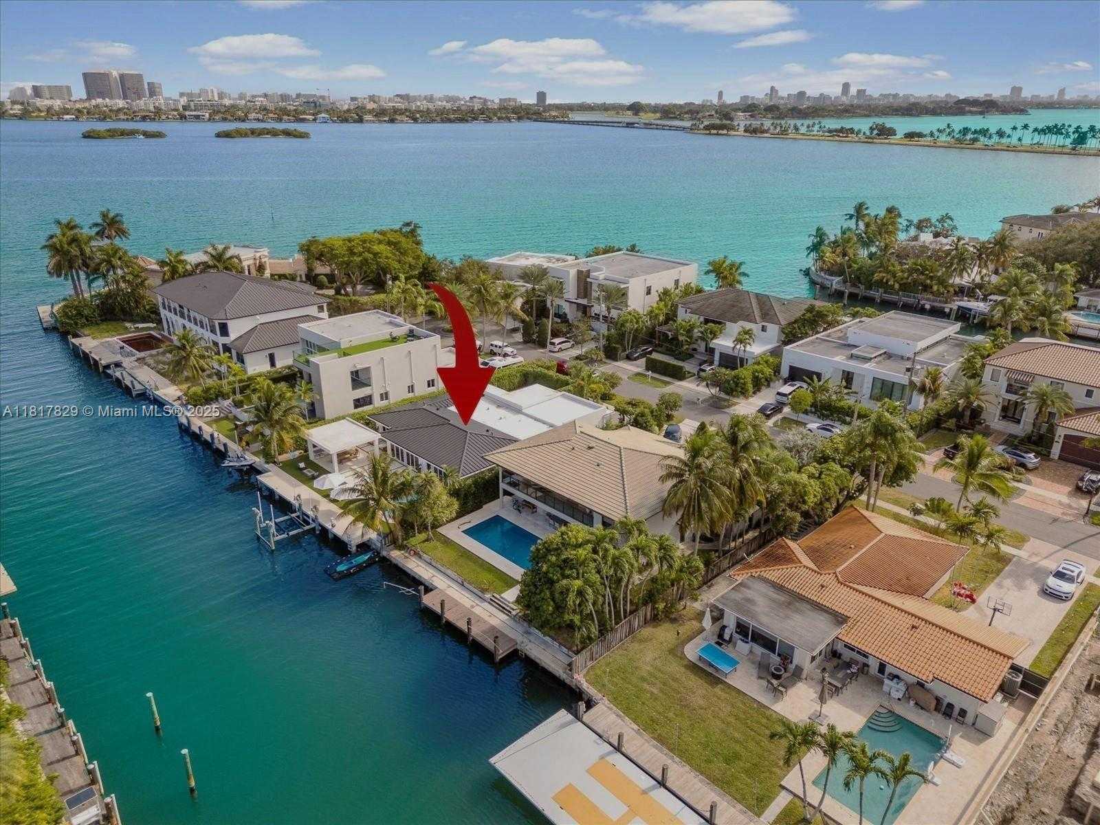 Small Image of 2371 BAYVIEW LN, North Miami Number 19