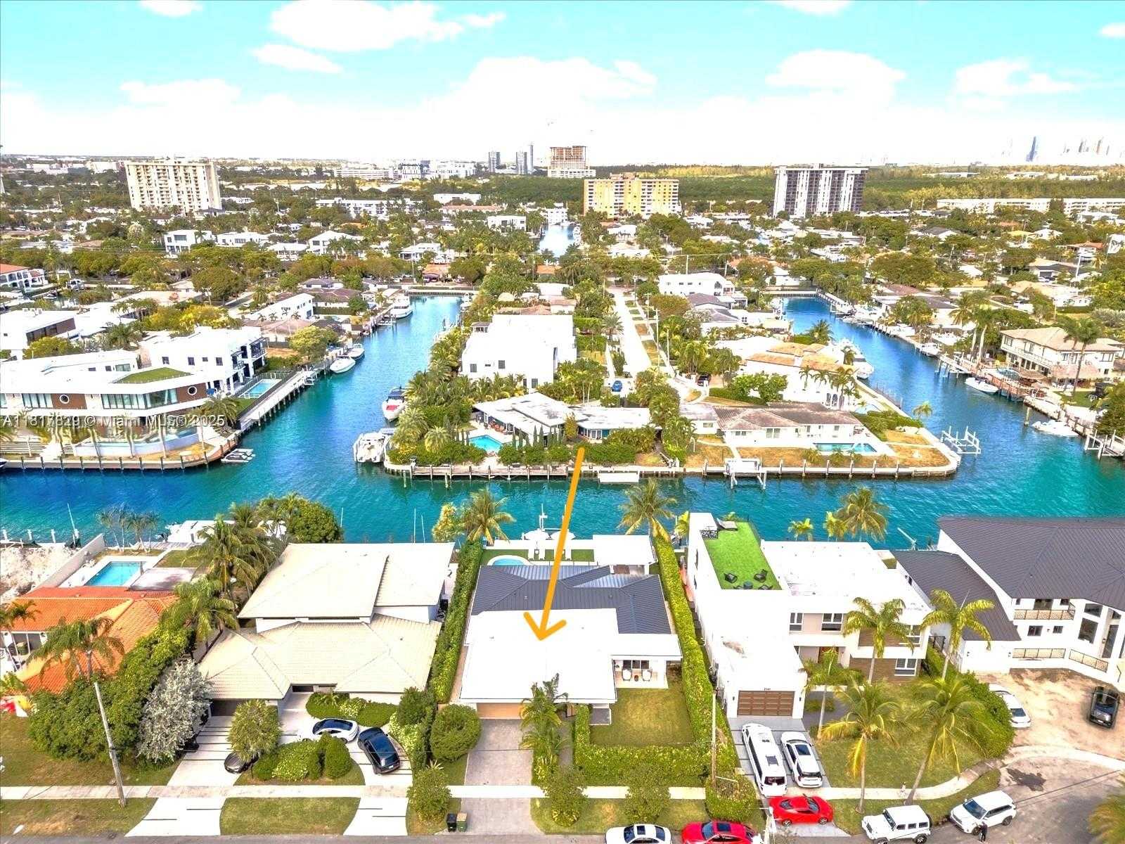 Small Image of 2371 BAYVIEW LN, North Miami Number 22