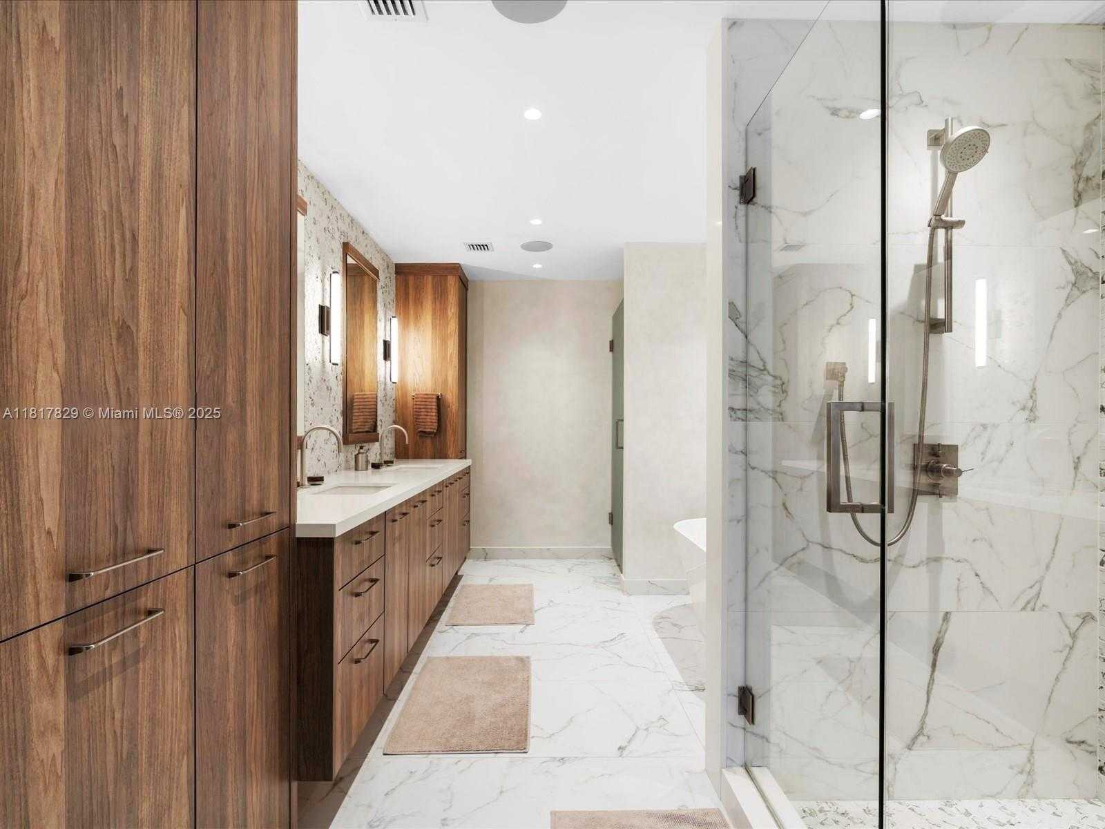 Small Image of 2371 BAYVIEW LN, North Miami Number 35