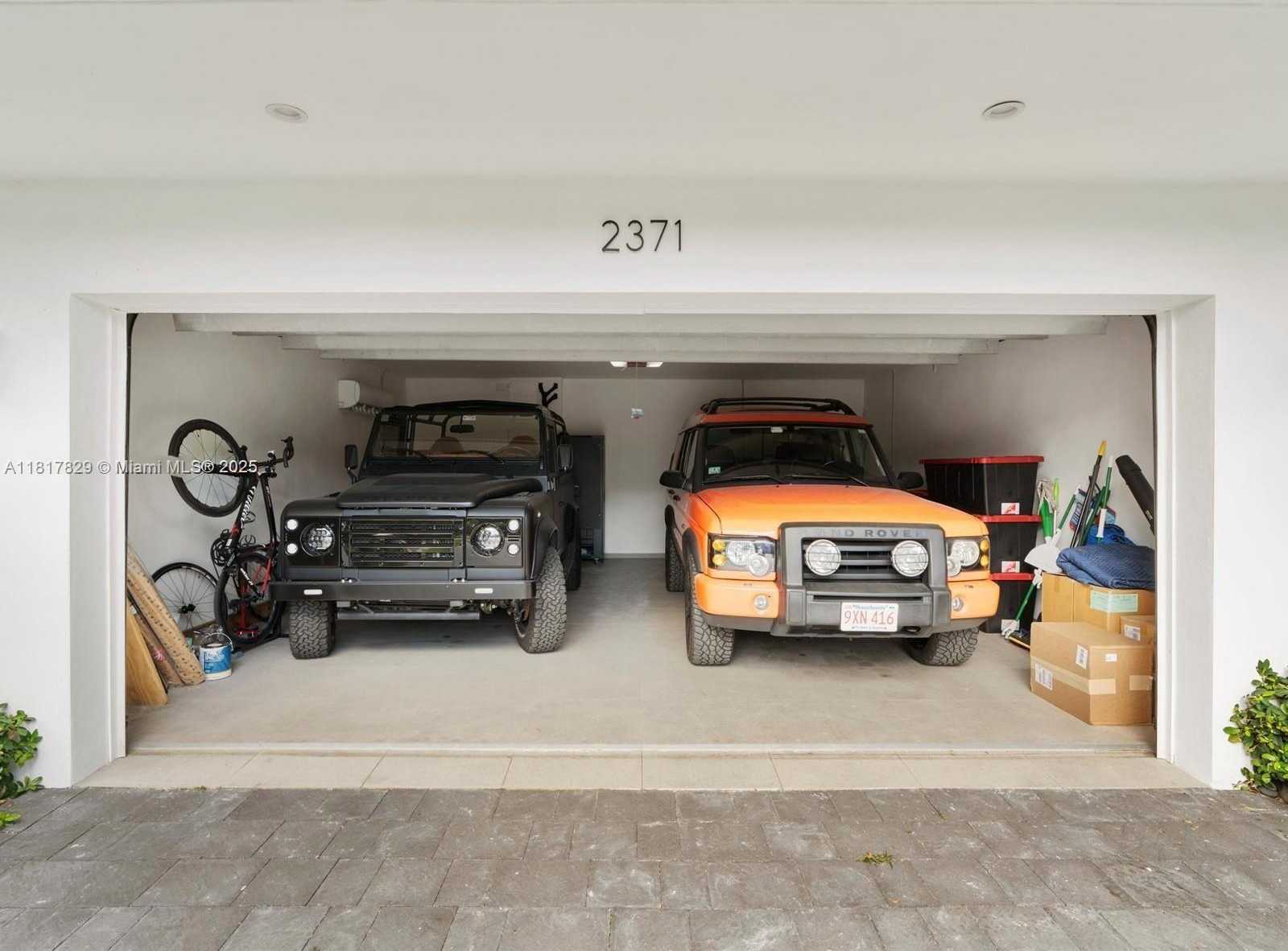 Small Image of 2371 BAYVIEW LN, North Miami Number 48