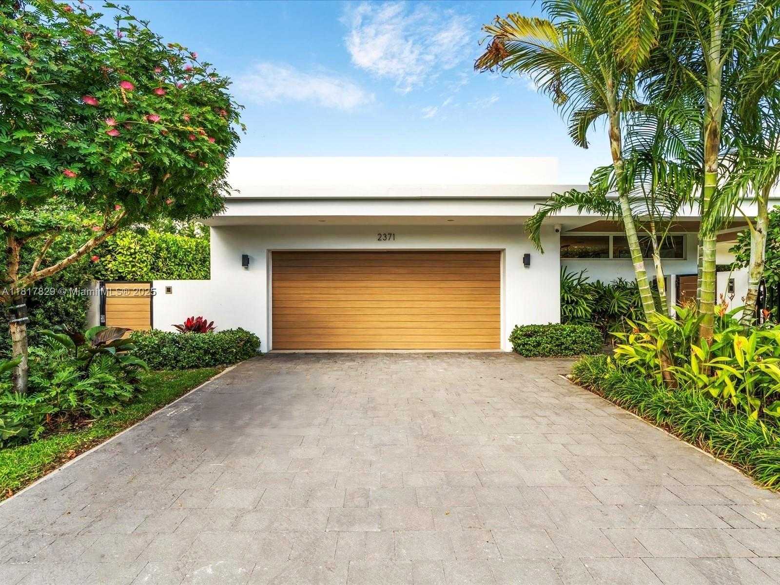 Small Image of 2371 BAYVIEW LN, North Miami Number 49