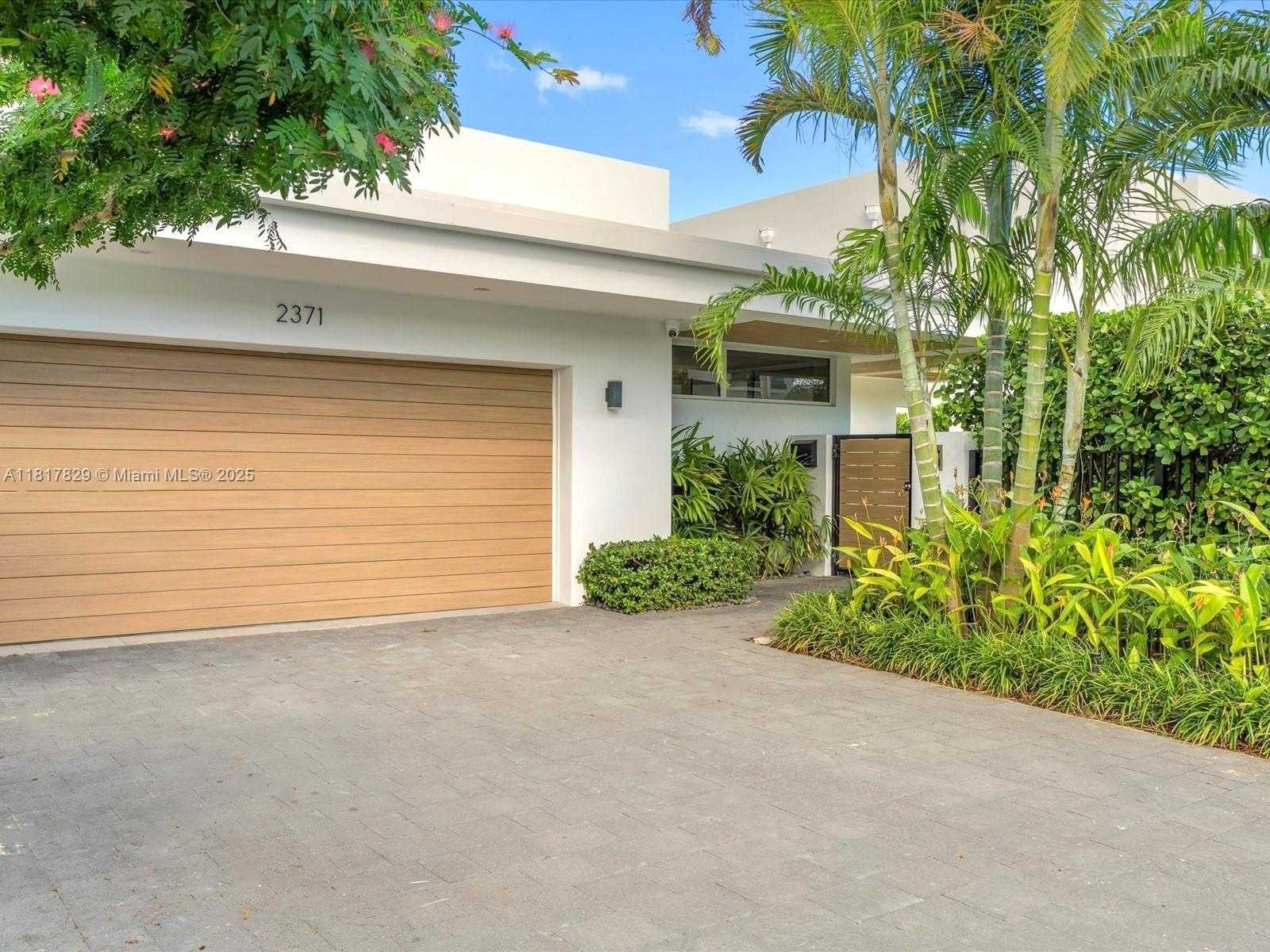 Small Image of 2371 BAYVIEW LN, North Miami Number 50