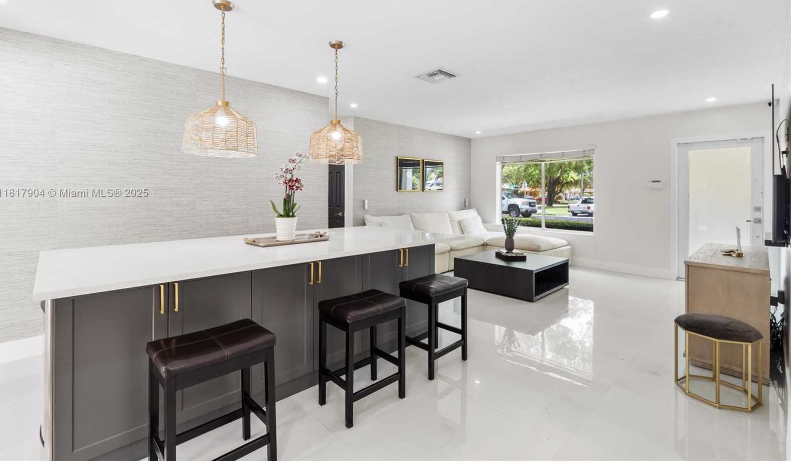 Small Image of 6301 LAKE GENEVA RD, Miami Lakes Number 12
