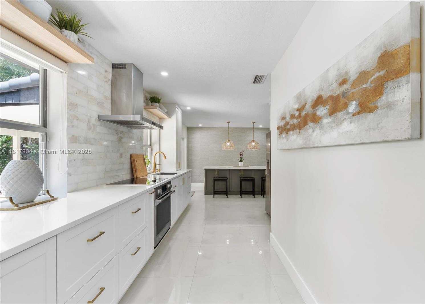 Small Image of 6301 LAKE GENEVA RD, Miami Lakes Number 14
