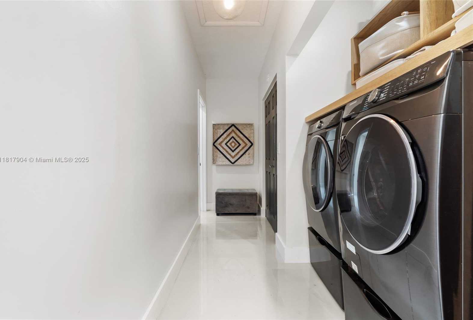 Small Image of 6301 LAKE GENEVA RD, Miami Lakes Number 19