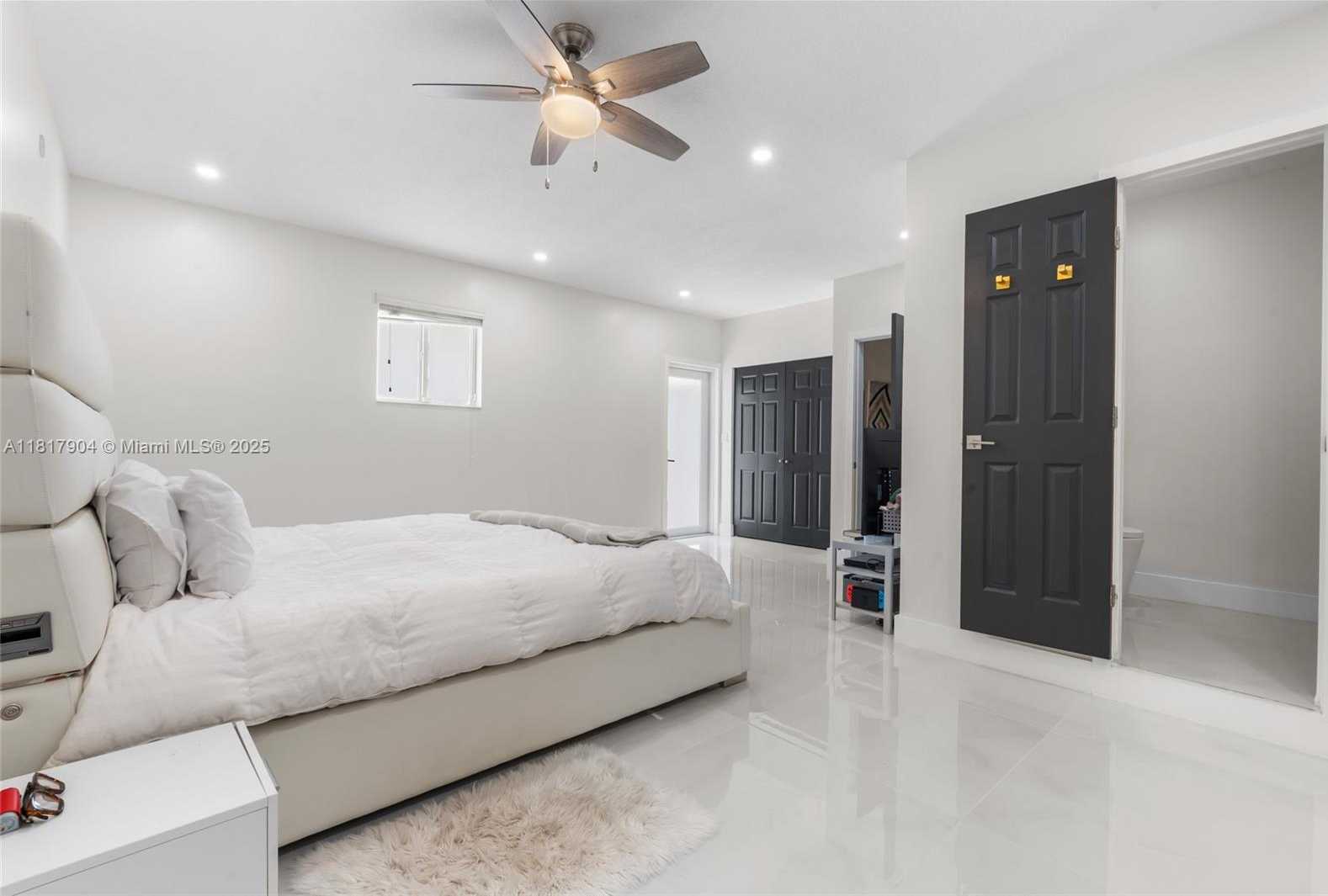 Small Image of 6301 LAKE GENEVA RD, Miami Lakes Number 20