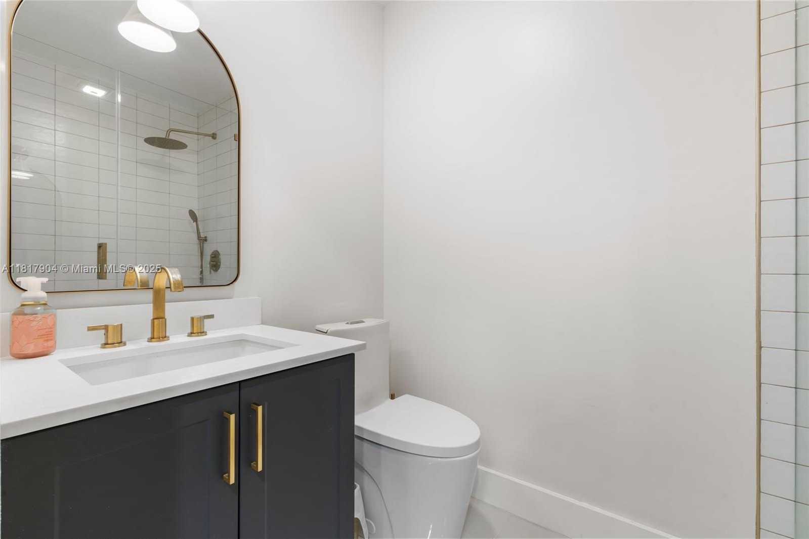 Small Image of 6301 LAKE GENEVA RD, Miami Lakes Number 21