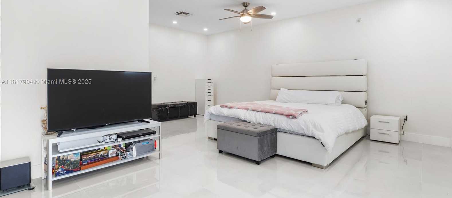 Small Image of 6301 LAKE GENEVA RD, Miami Lakes Number 23