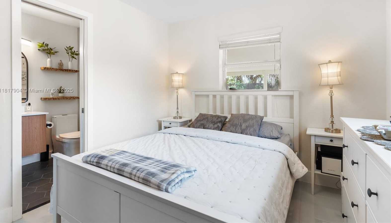 Small Image of 6301 LAKE GENEVA RD, Miami Lakes Number 25