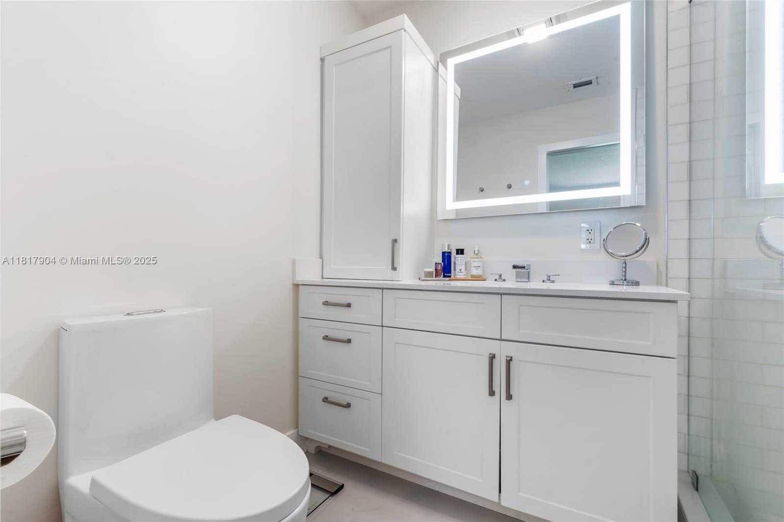 Small Image of 6301 LAKE GENEVA RD, Miami Lakes Number 30