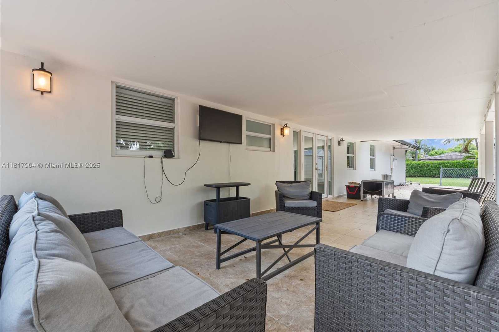 Small Image of 6301 LAKE GENEVA RD, Miami Lakes Number 34