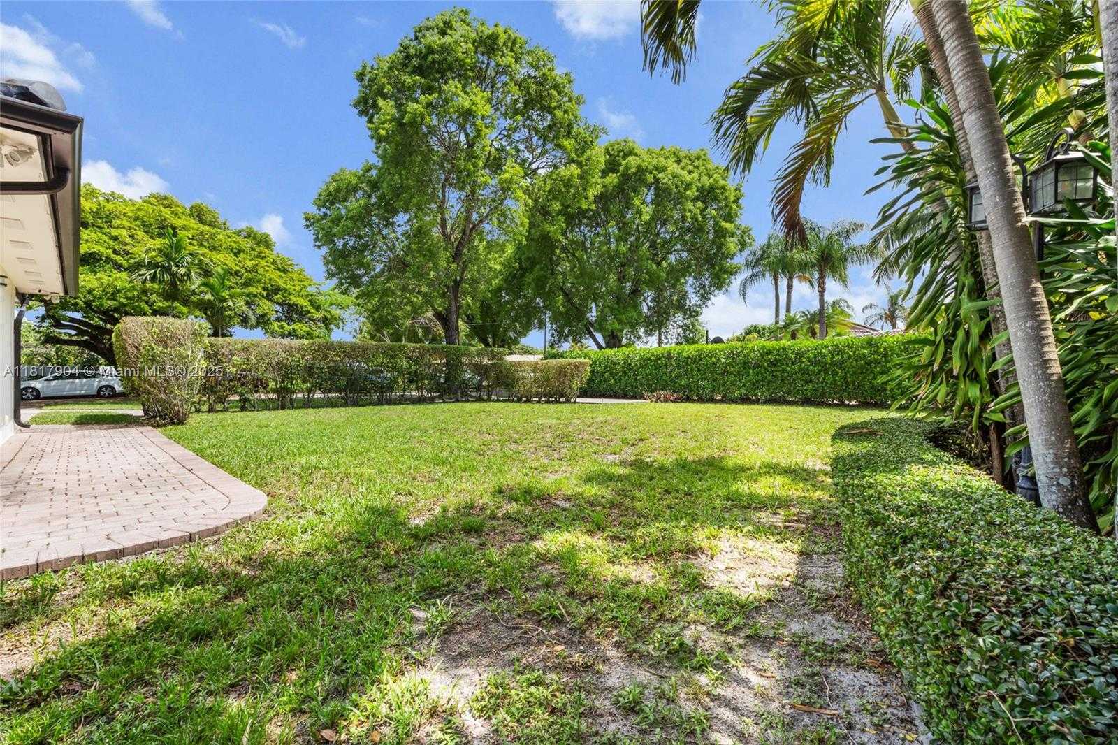 Small Image of 6301 LAKE GENEVA RD, Miami Lakes Number 37