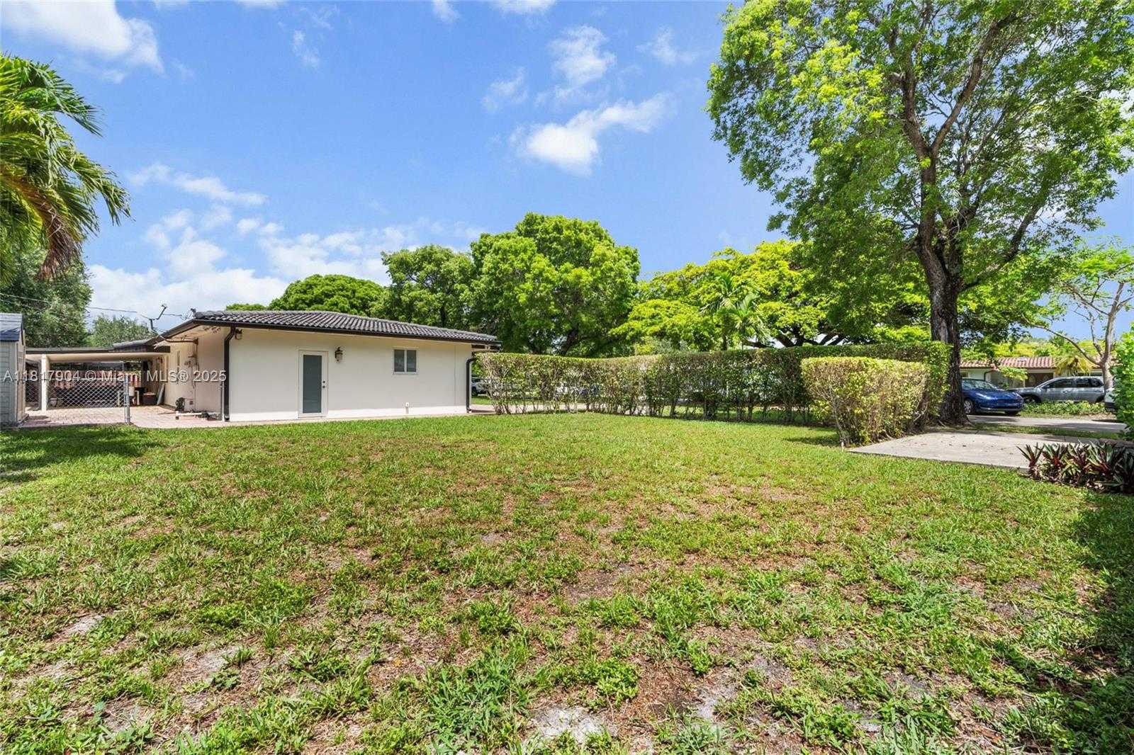 Small Image of 6301 LAKE GENEVA RD, Miami Lakes Number 39
