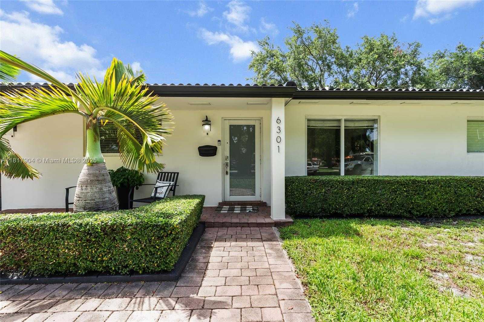 Small Image of 6301 LAKE GENEVA RD, Miami Lakes Number 6