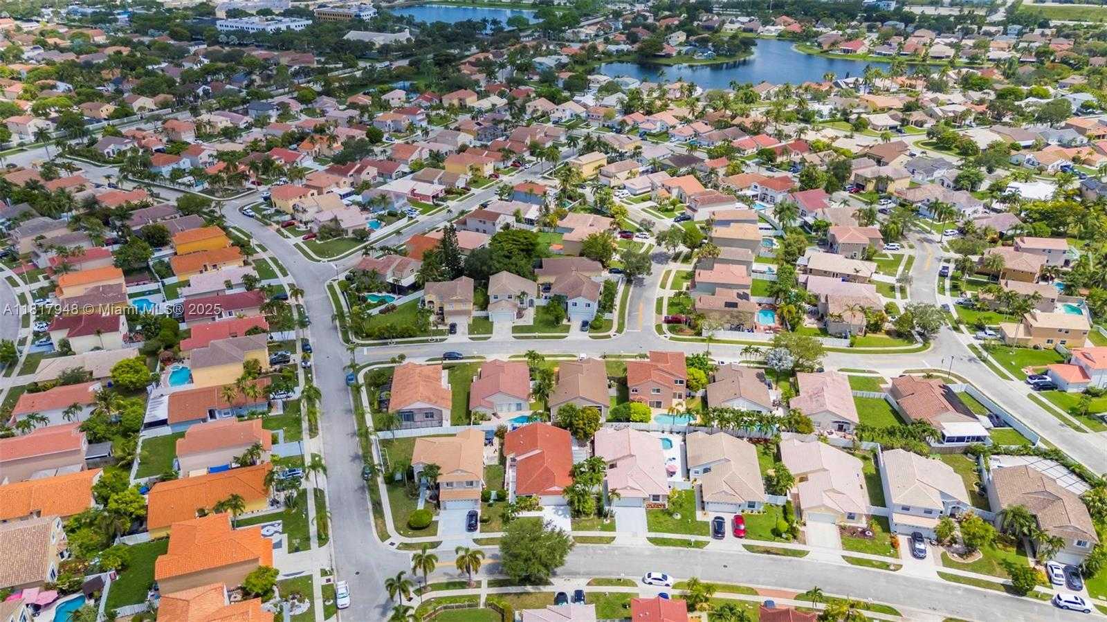 Small Image of 1061 NORTH WEST 191ST AVE, Pembroke Pines Number 41