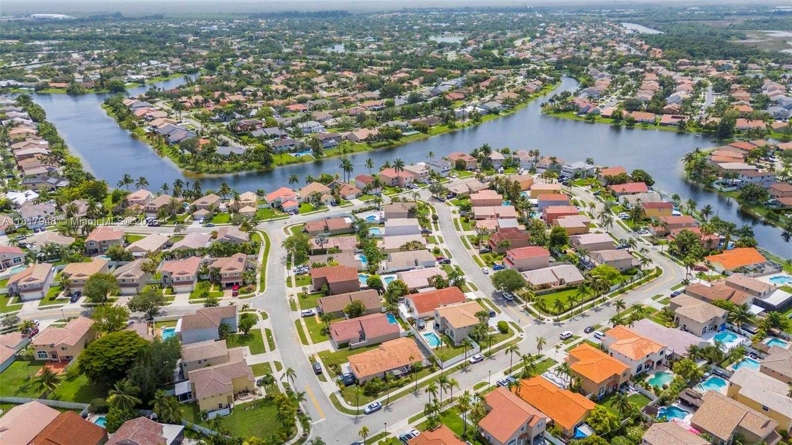 Small Image of 1061 NORTH WEST 191ST AVE, Pembroke Pines Number 46