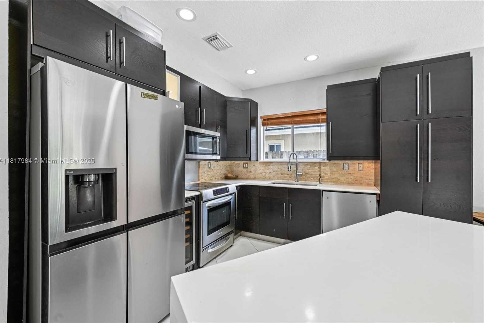 Small Image of 3228 SOUTH EAST 3RD DR, Homestead Number 15