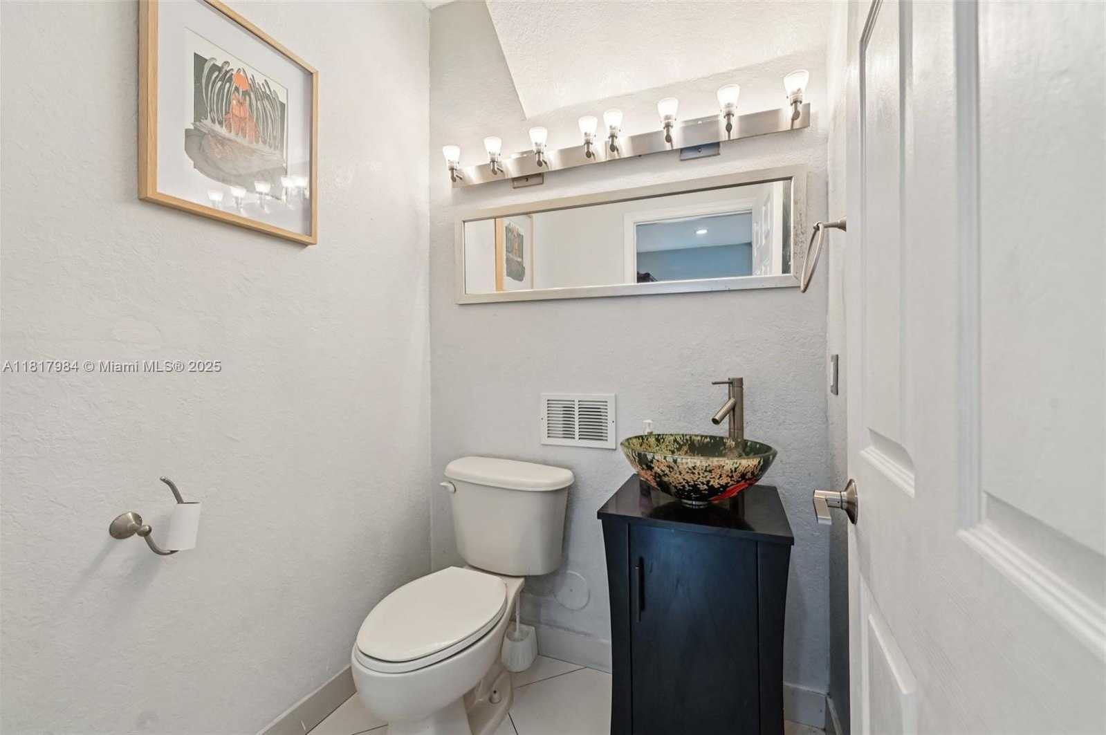 Small Image of 3228 SOUTH EAST 3RD DR, Homestead Number 16