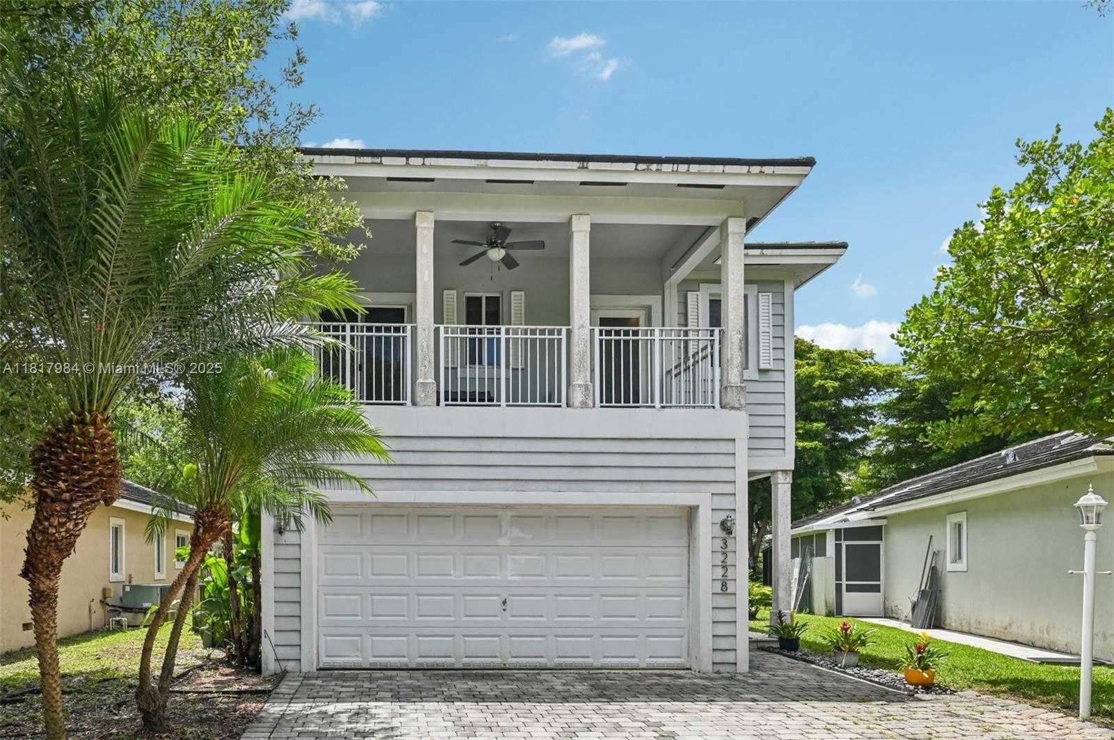 Small Image of 3228 SOUTH EAST 3RD DR, Homestead Number 2