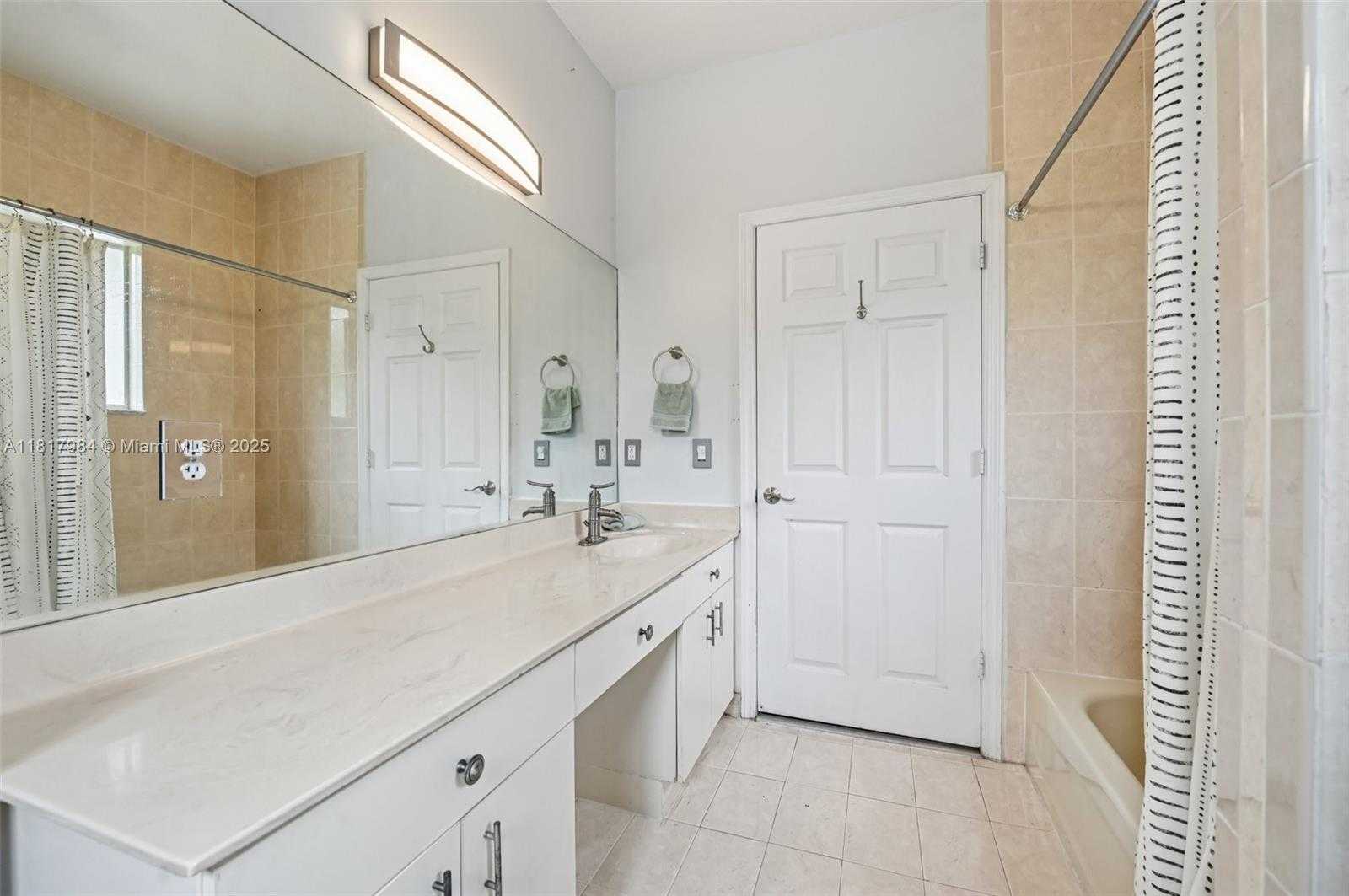 Small Image of 3228 SOUTH EAST 3RD DR, Homestead Number 22