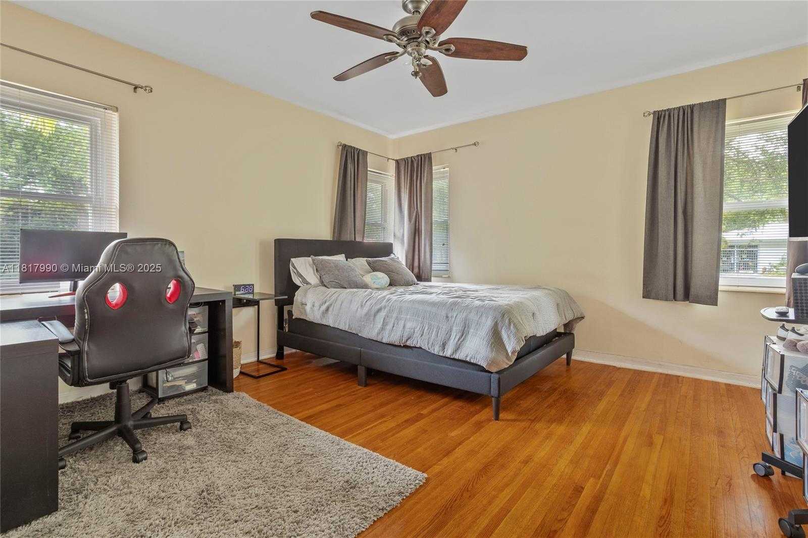 Small Image of 790 NORTH EAST 119TH ST, Biscayne Park Number 18