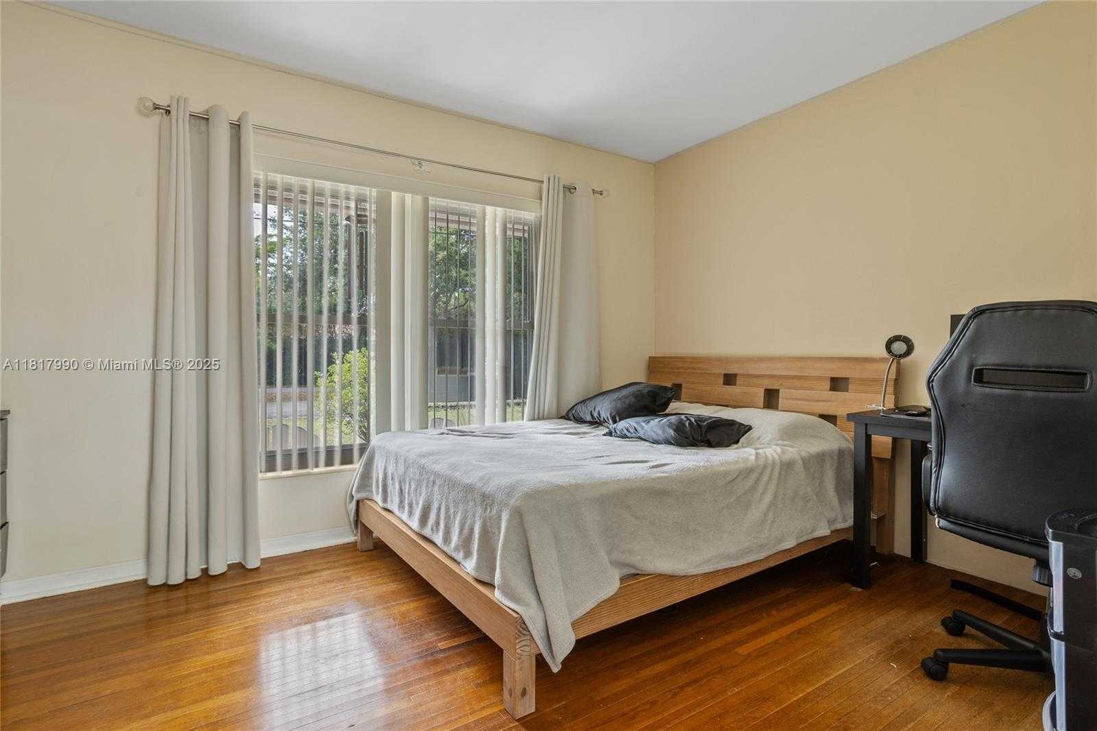 Small Image of 790 NORTH EAST 119TH ST, Biscayne Park Number 19