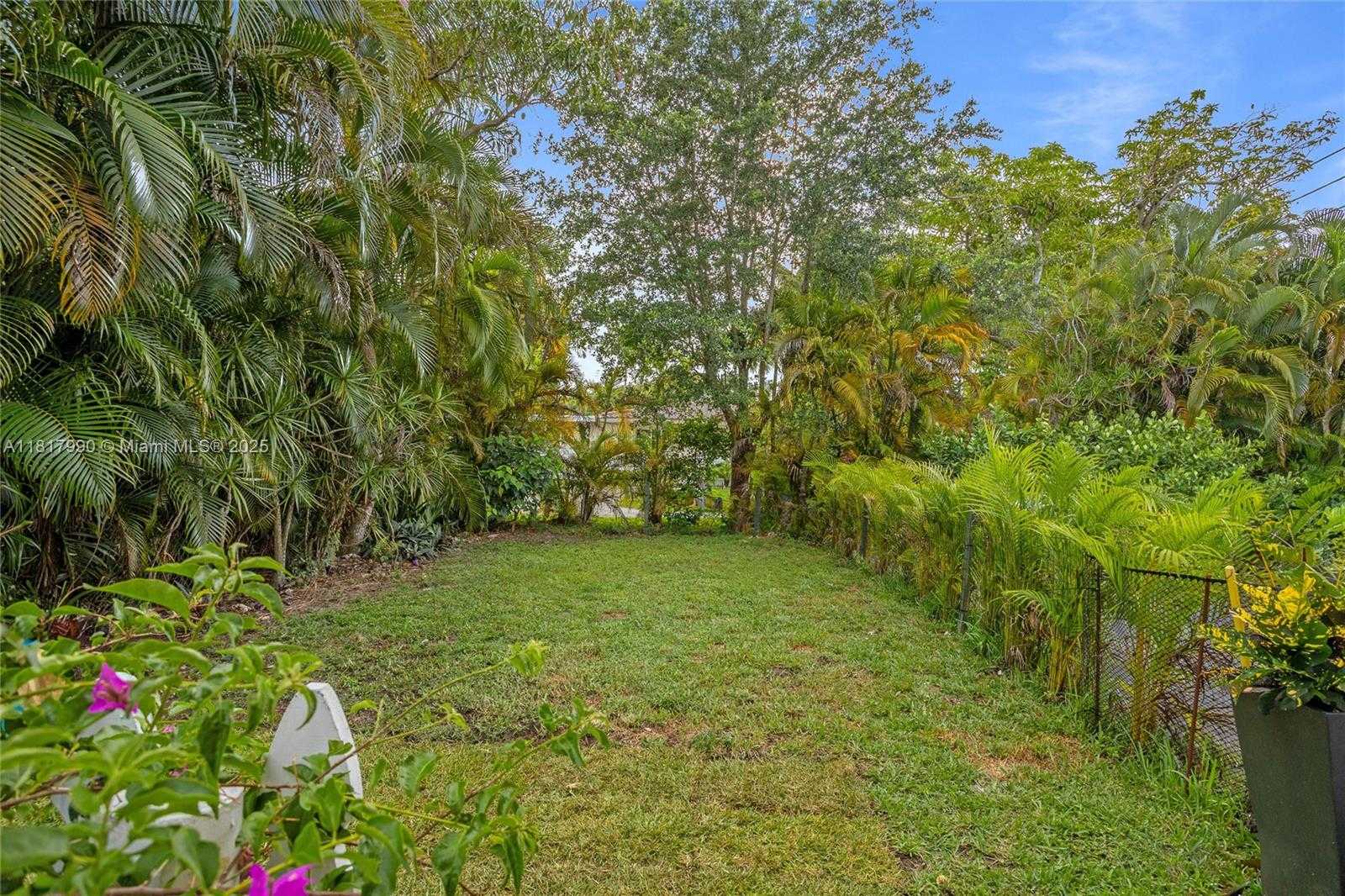 Small Image of 790 NORTH EAST 119TH ST, Biscayne Park Number 28