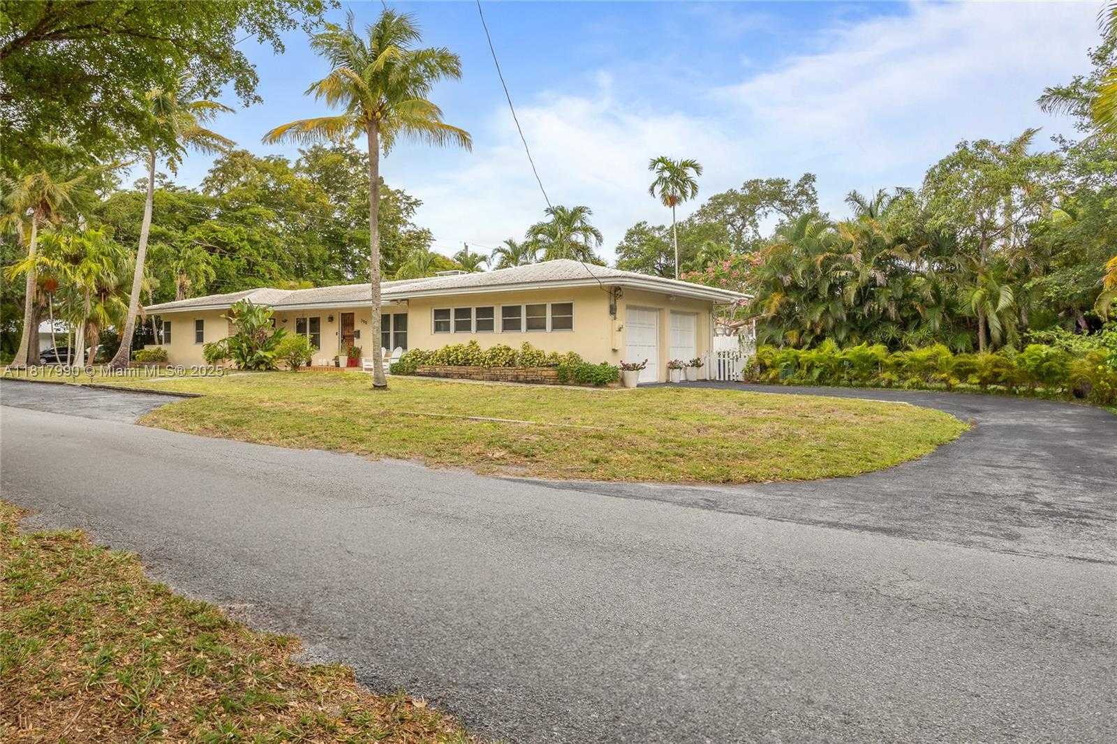 Small Image of 790 NORTH EAST 119TH ST, Biscayne Park Number 3