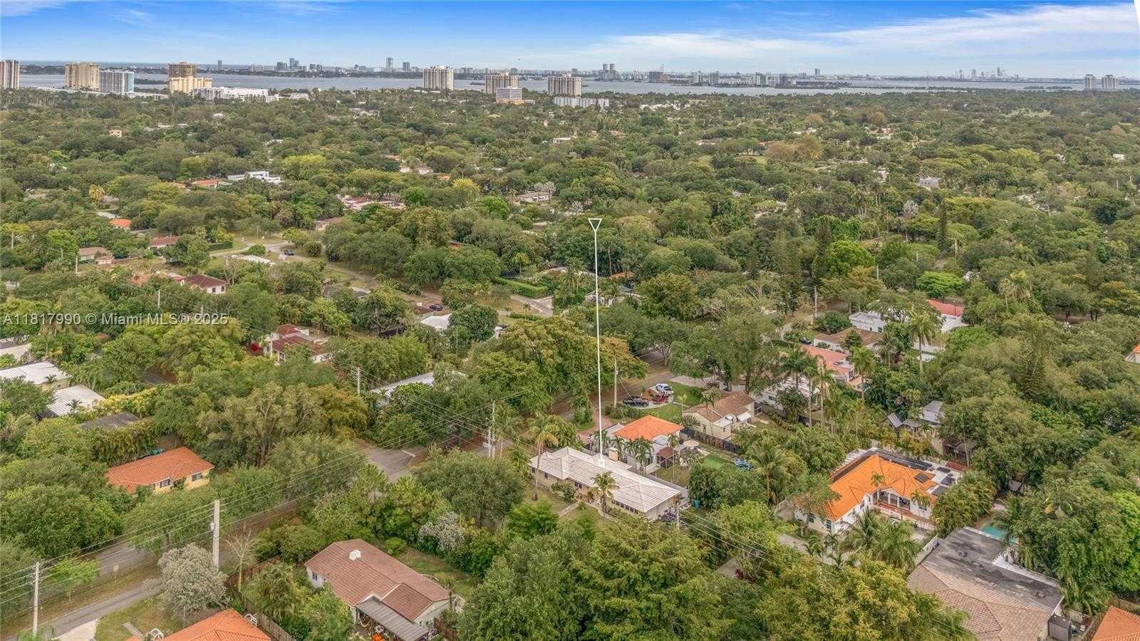 Small Image of 790 NORTH EAST 119TH ST, Biscayne Park Number 31