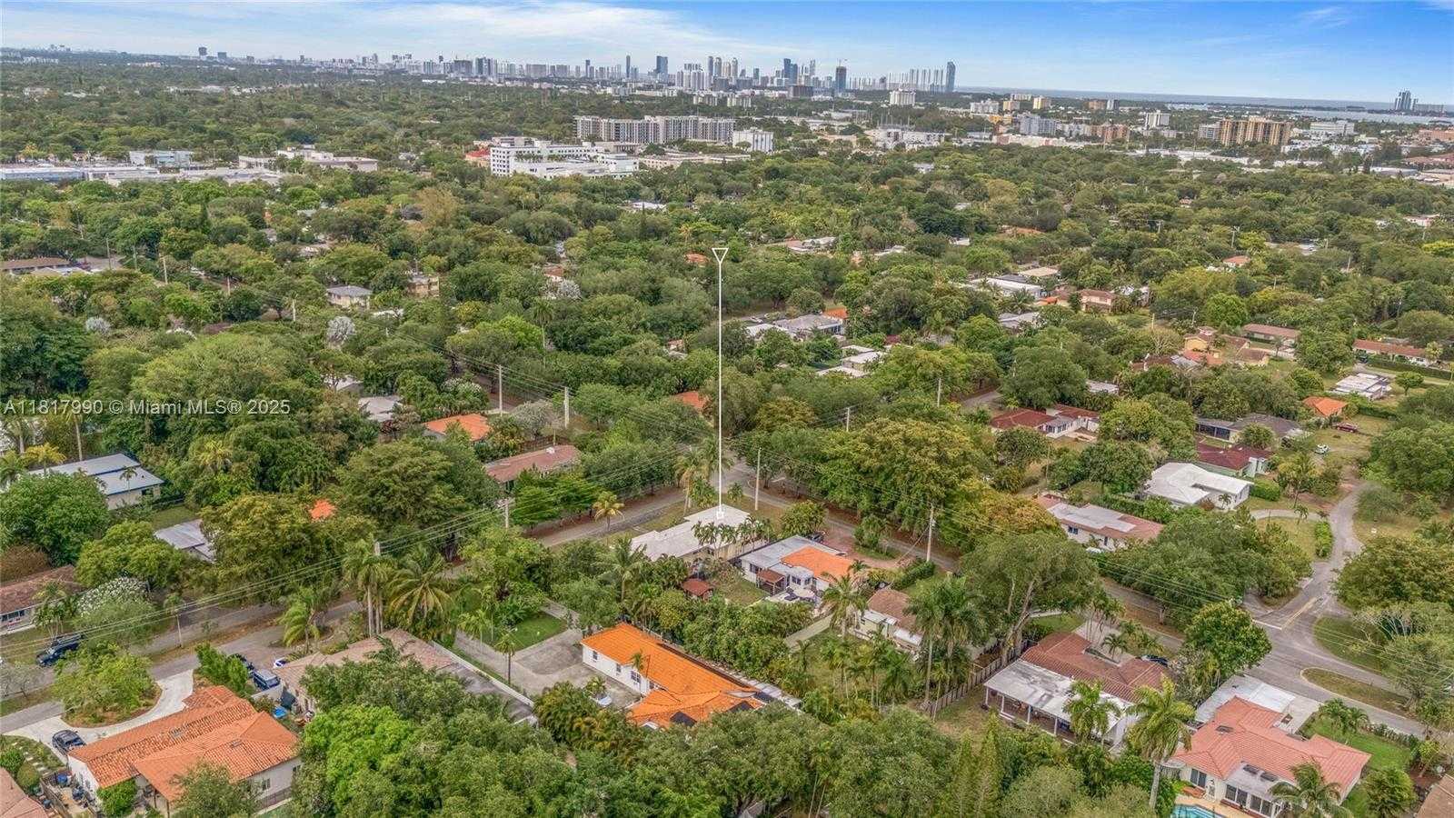Small Image of 790 NORTH EAST 119TH ST, Biscayne Park Number 32