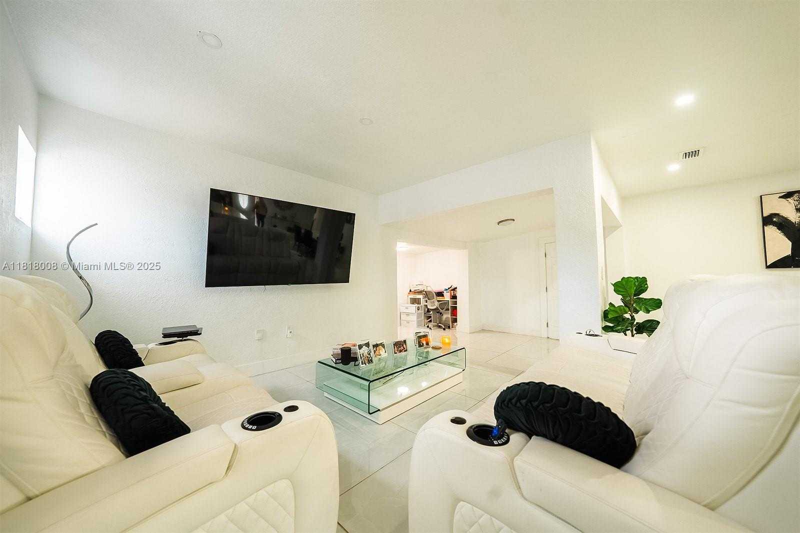 Small Image of 17825 NORTH WEST 8TH PL, Miami Gardens Number 14