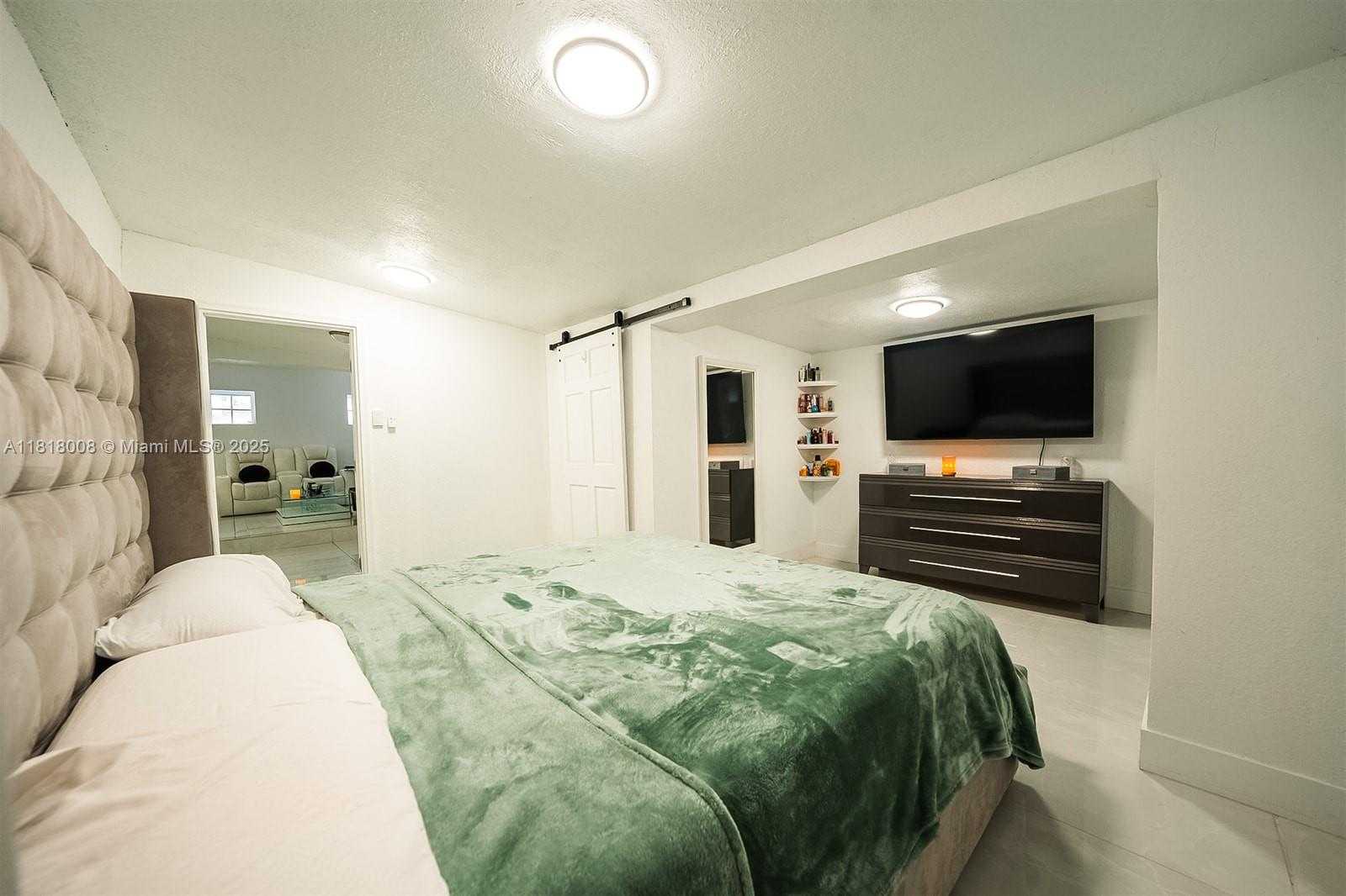Small Image of 17825 NORTH WEST 8TH PL, Miami Gardens Number 9
