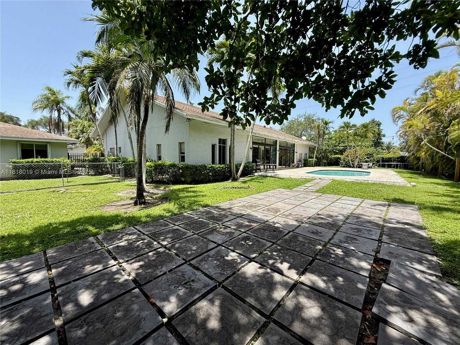 Small Image of 8200 SOUTH WEST 92ND ST, Miami Number 11
