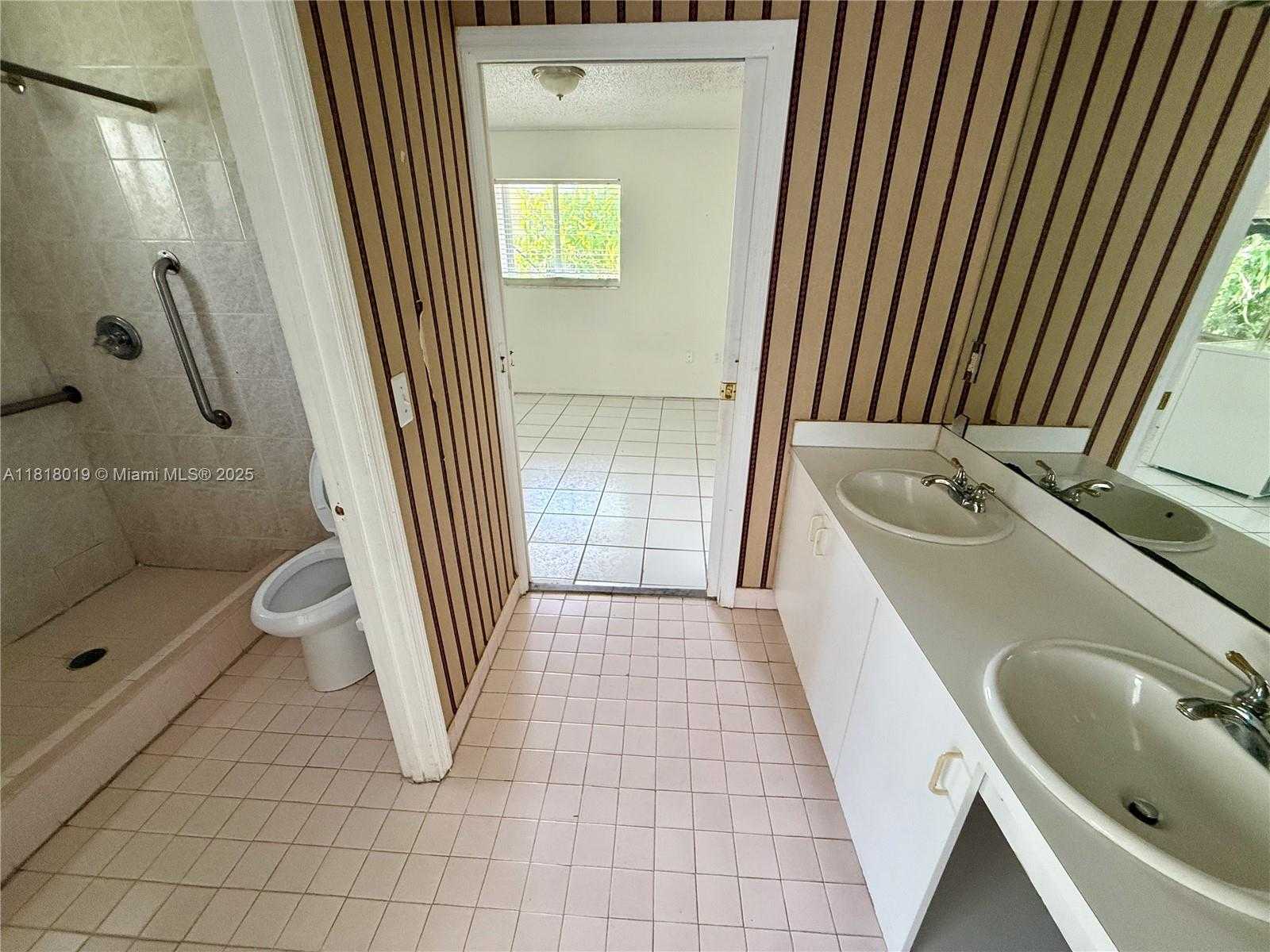 Small Image of 8200 SOUTH WEST 92ND ST, Miami Number 19
