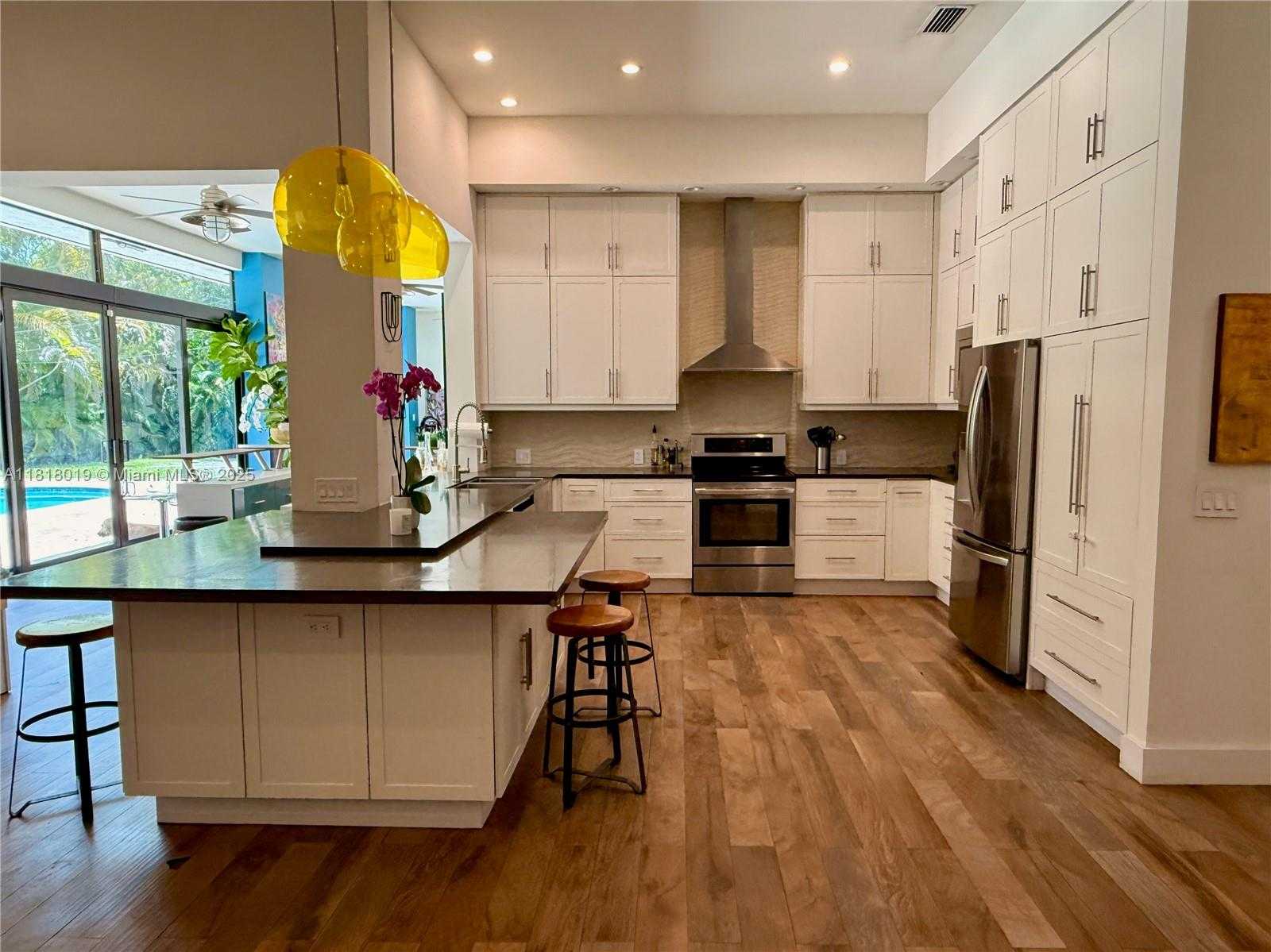 Small Image of 8200 SOUTH WEST 92ND ST, Miami Number 7