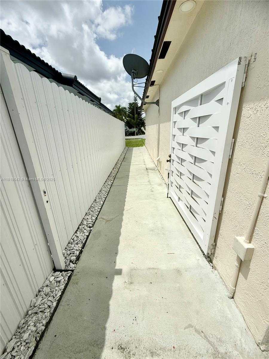 Small Image of 13267 SOUTH WEST 277TH TER, Homestead Number 22