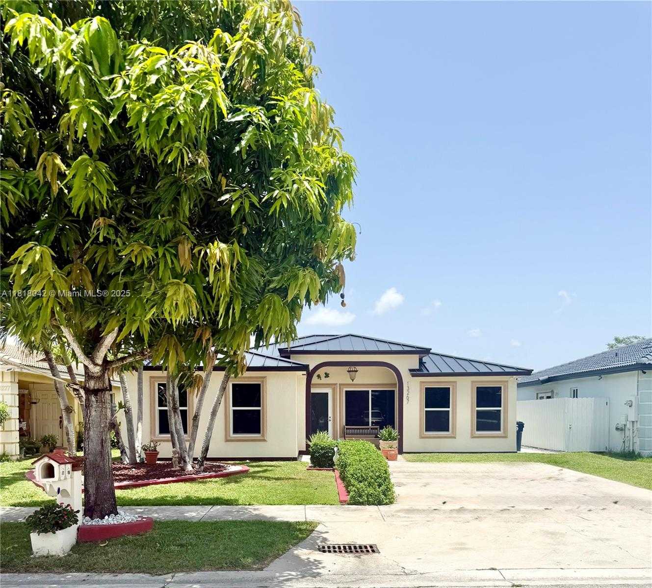 Small Image of 13267 SOUTH WEST 277TH TER, Homestead Number 3