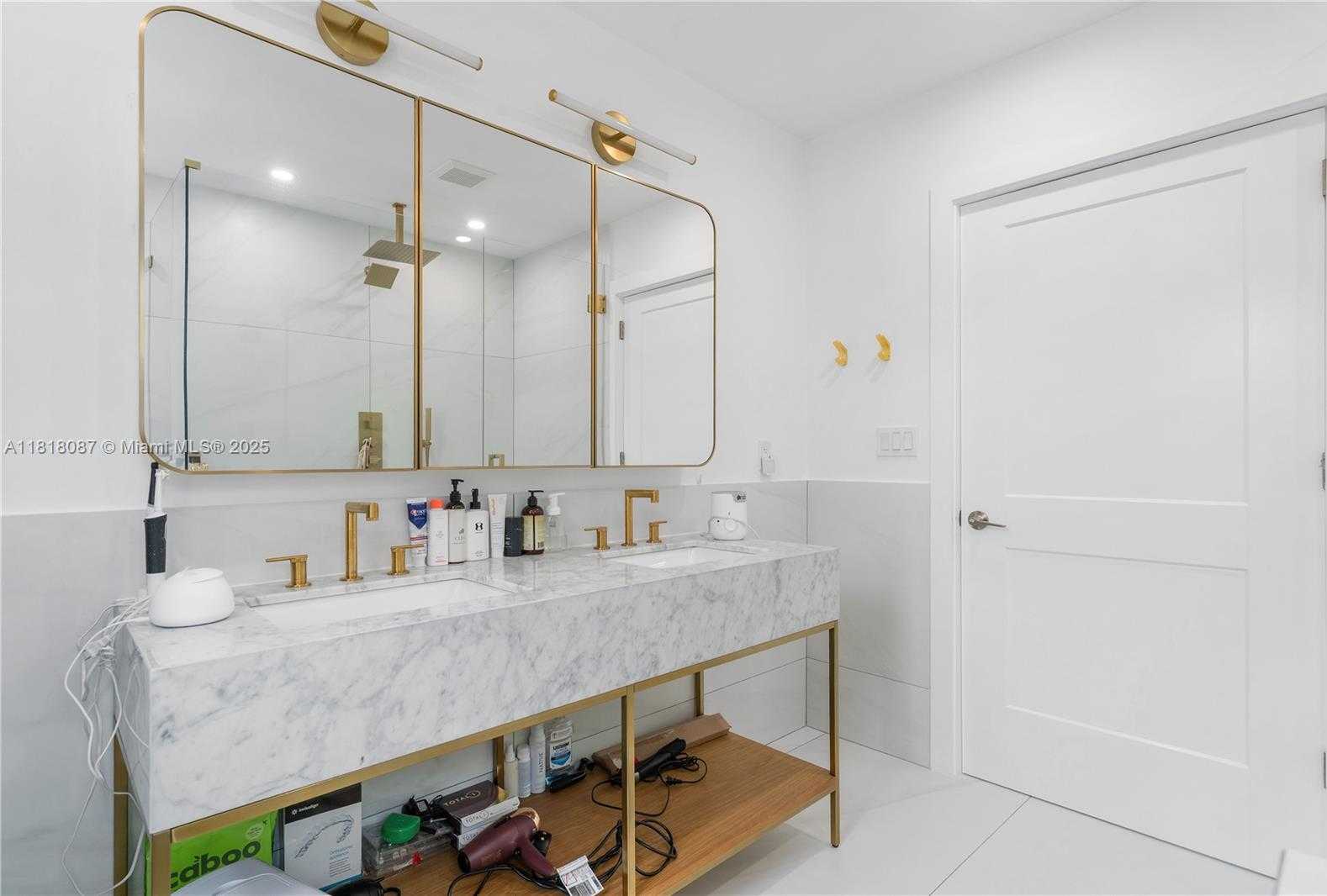 Small Image of 719 WEST 51ST ST, Miami Beach Number 17