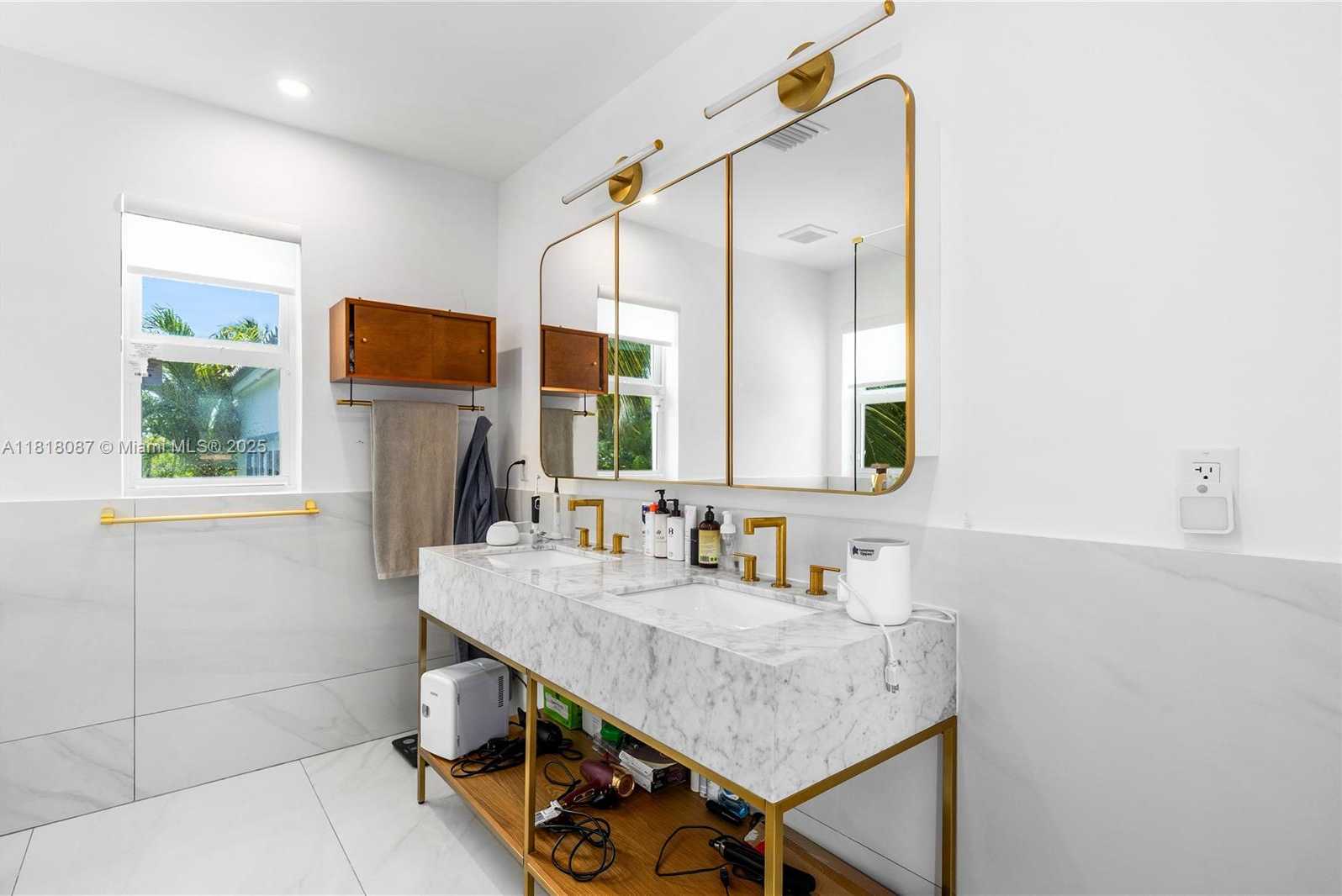 Small Image of 719 WEST 51ST ST, Miami Beach Number 18