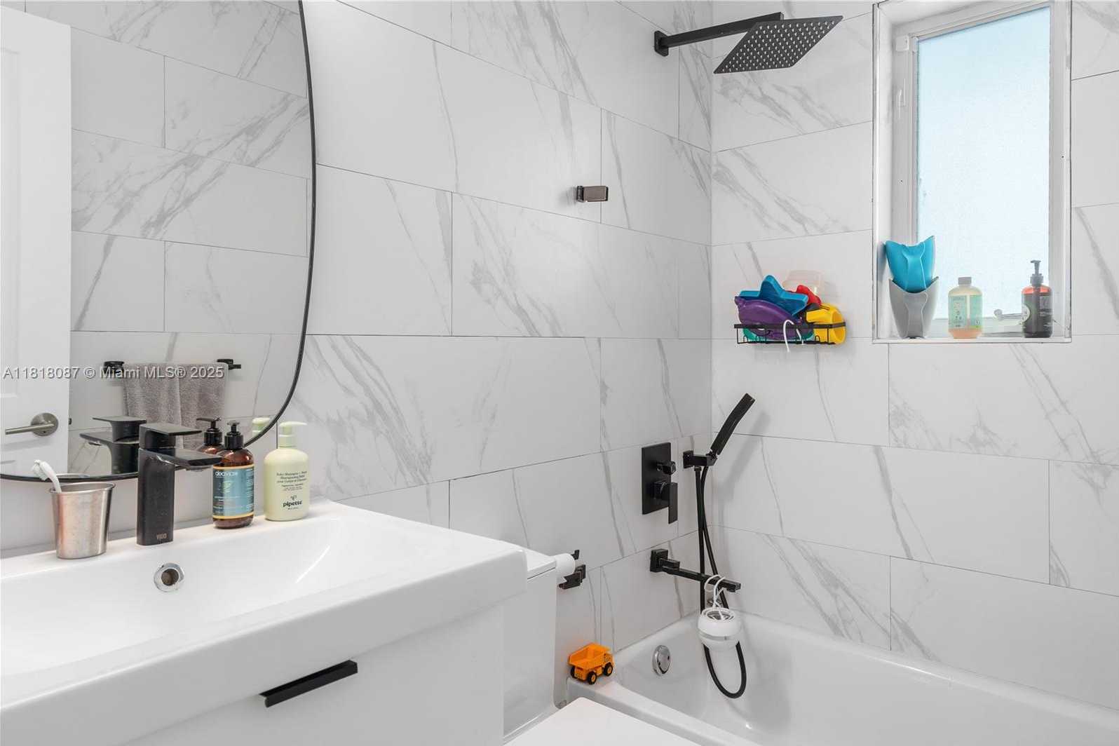 Small Image of 719 WEST 51ST ST, Miami Beach Number 24