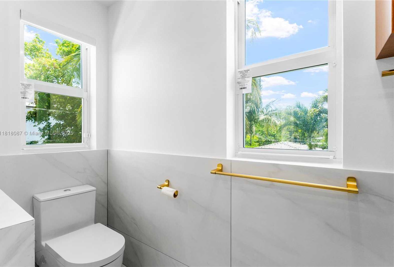 Small Image of 719 WEST 51ST ST, Miami Beach Number 29