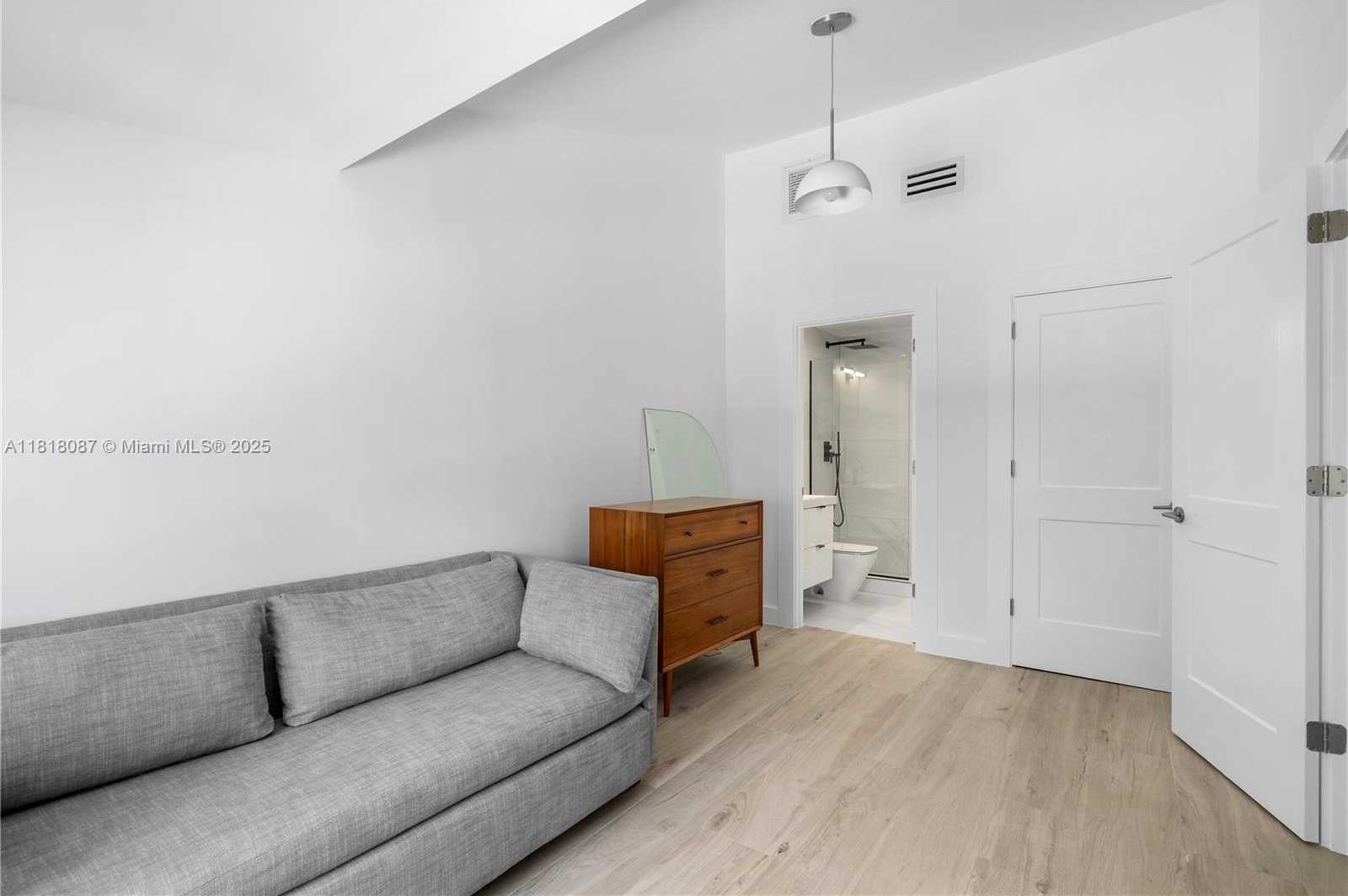 Small Image of 719 WEST 51ST ST, Miami Beach Number 30
