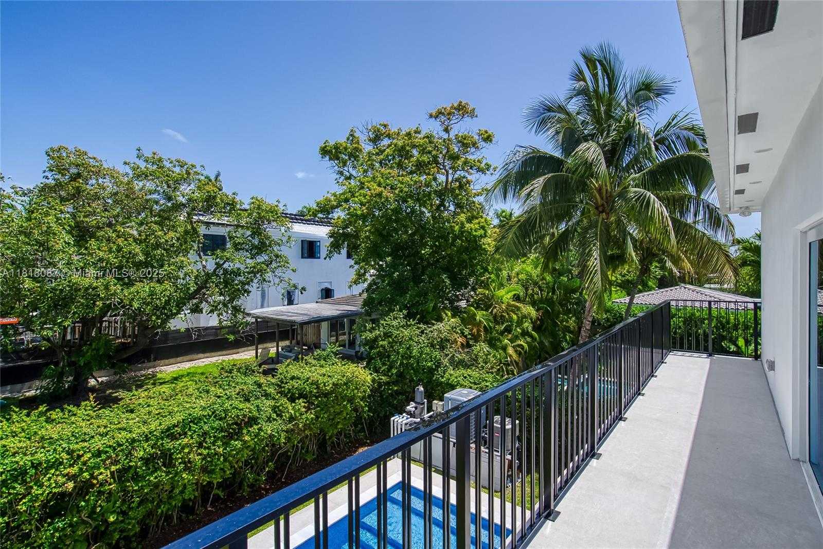 Small Image of 719 WEST 51ST ST, Miami Beach Number 38