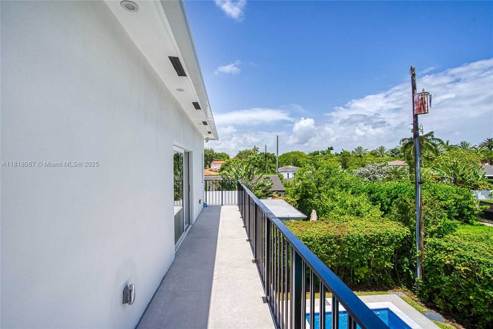 Small Image of 719 WEST 51ST ST, Miami Beach Number 39