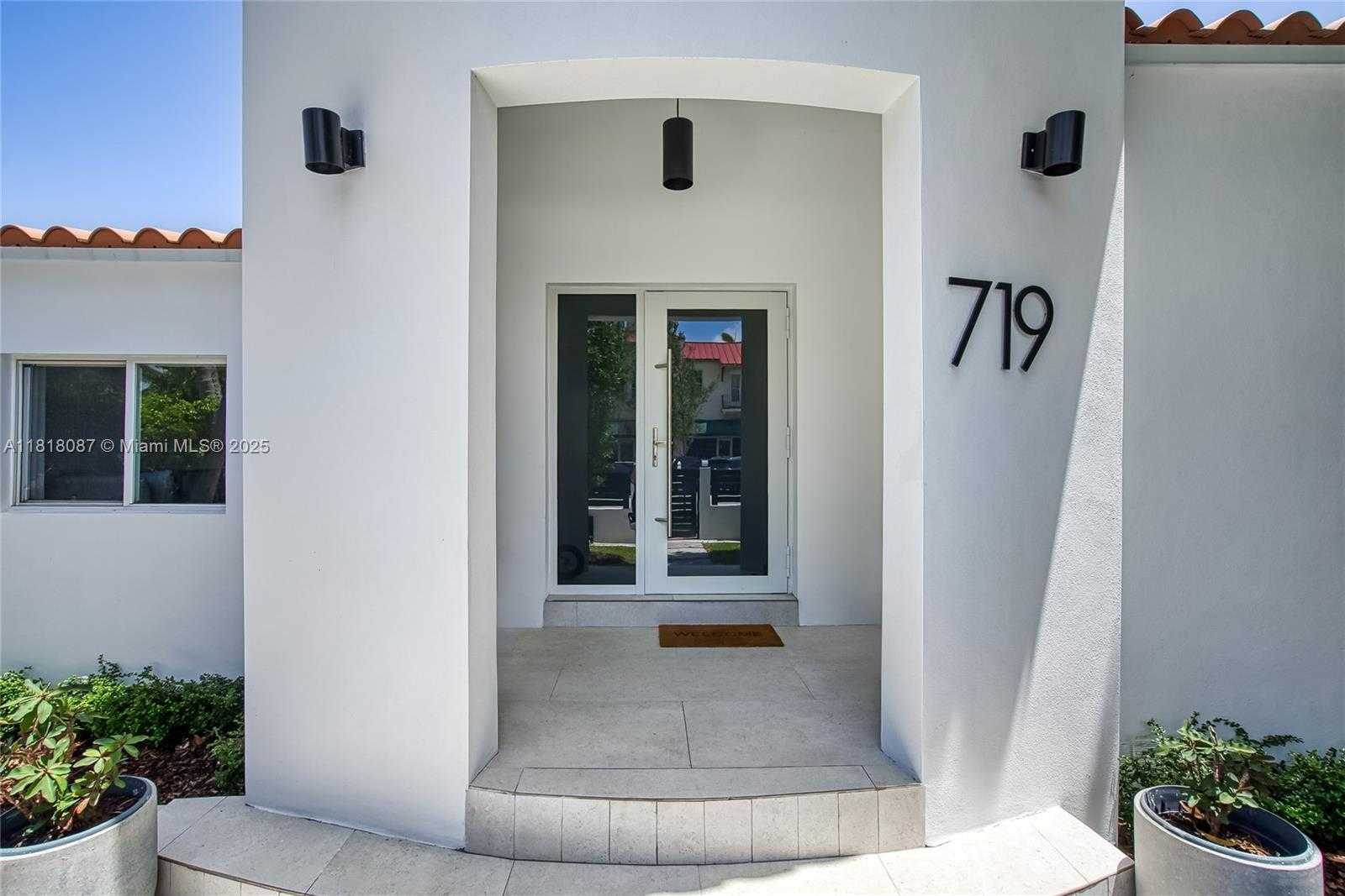 Small Image of 719 WEST 51ST ST, Miami Beach Number 43