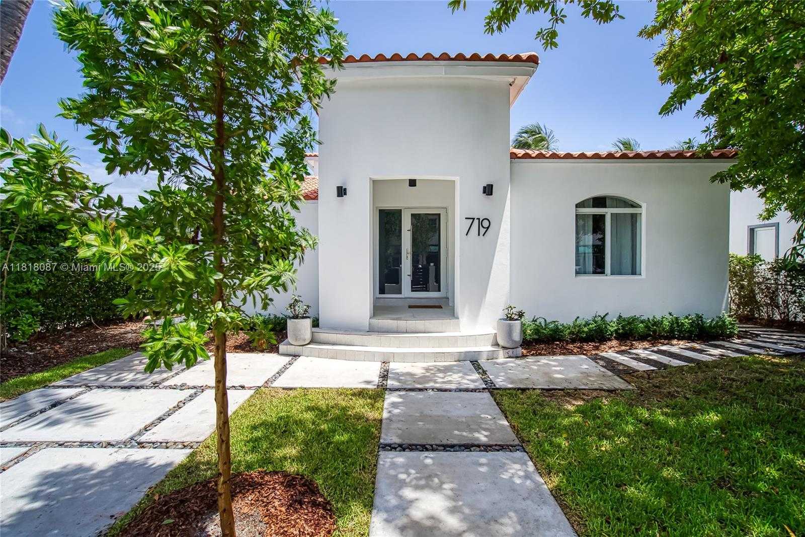 Small Image of 719 WEST 51ST ST, Miami Beach Number 44
