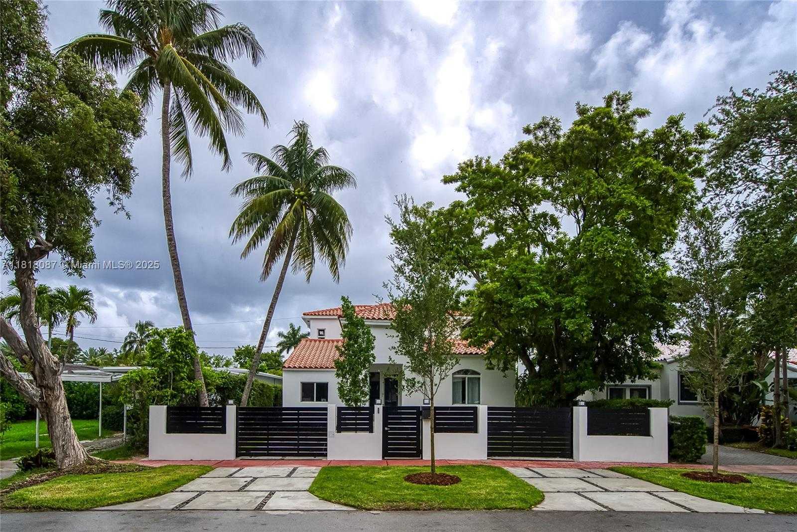 Small Image of 719 WEST 51ST ST, Miami Beach Number 47