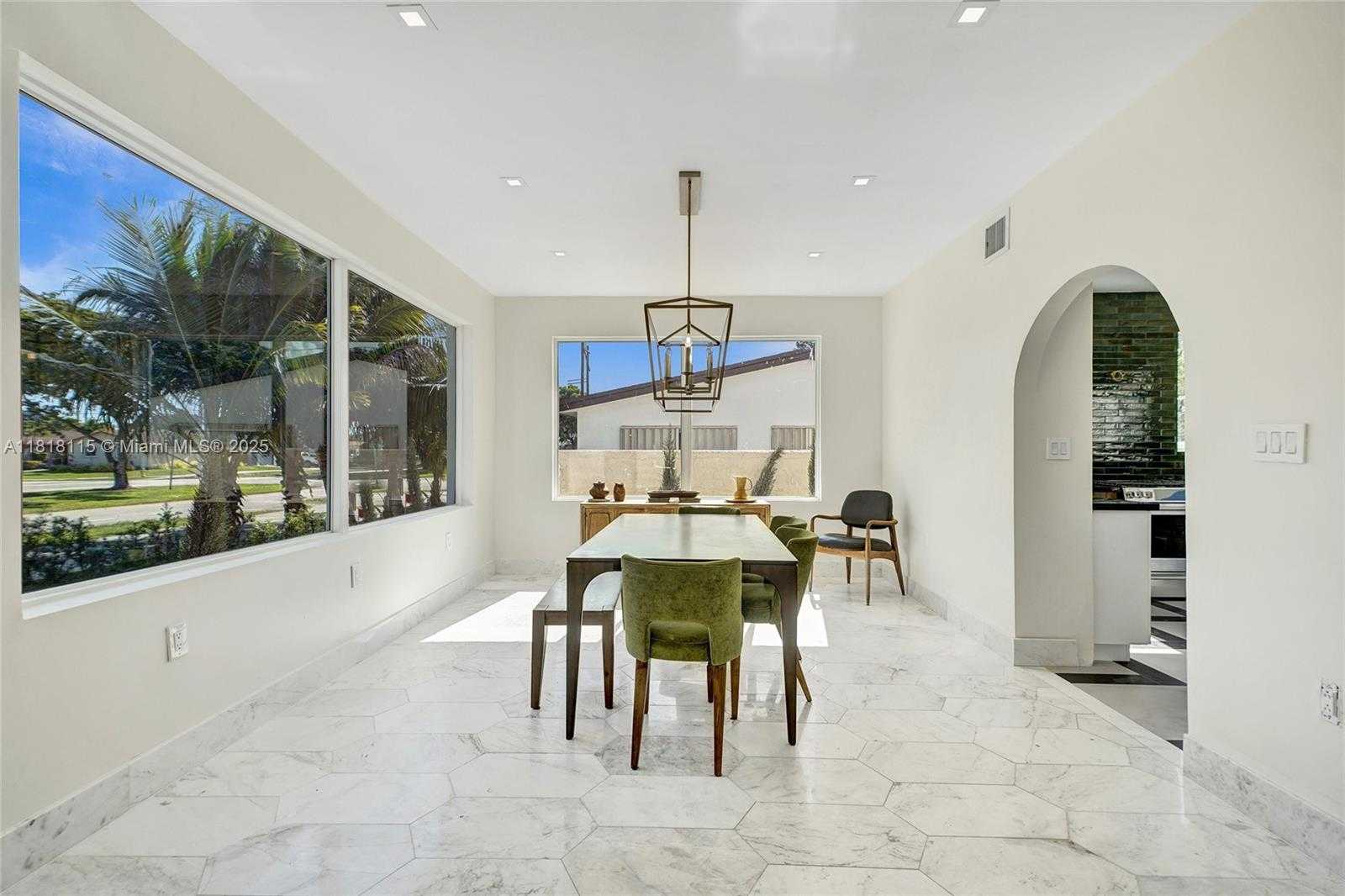 Small Image of 1731 NORTH EAST 171ST ST, North Miami Beach Number 10