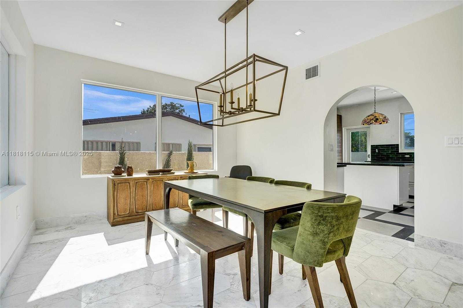 Small Image of 1731 NORTH EAST 171ST ST, North Miami Beach Number 11