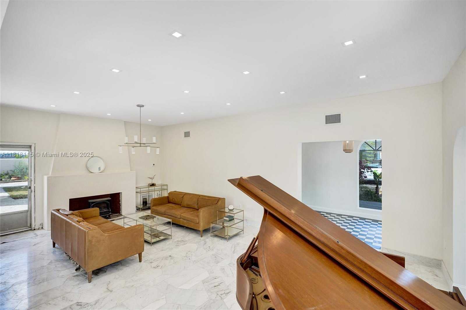 Small Image of 1731 NORTH EAST 171ST ST, North Miami Beach Number 12